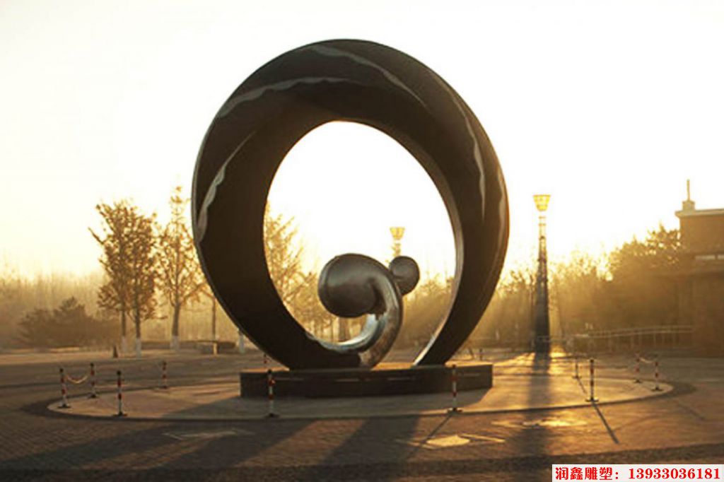 不銹鋼雕塑生產(chǎn)廠家，景觀雕塑供應(yīng)