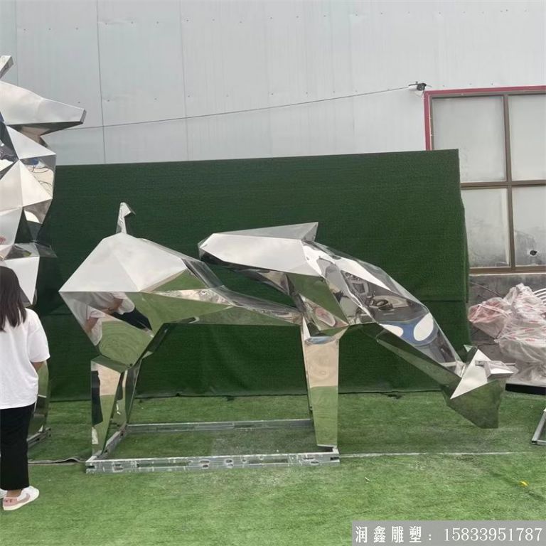 不銹鋼切面鹿雕塑，公園草坪鹿雕塑